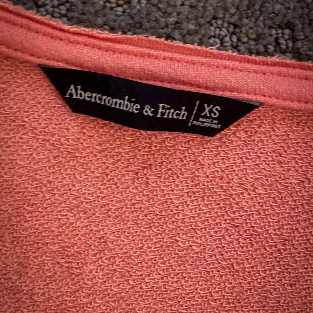 Women’s Abercrombie Super Soft Crop Sweatshirt - Picture 2 of 2